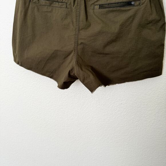 [Vuori] Dark Oregano Green Duraterra Vintage Ripstop Shorts Raw Hem Sz Medium M - Picture 10 of 11